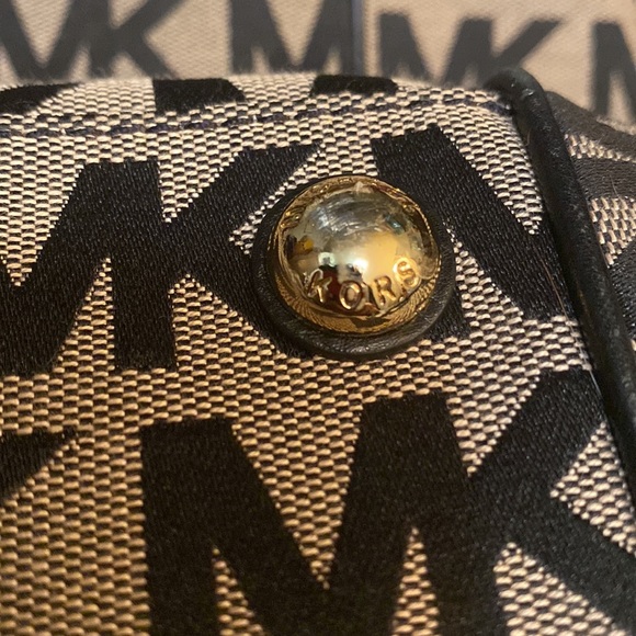 Michael Kors Travel Bag MK - Picture 6 of 7